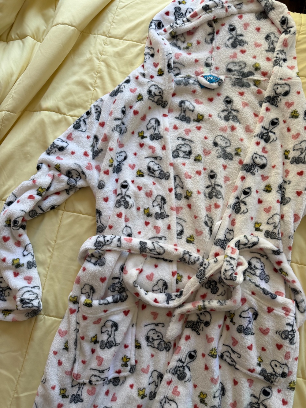 Snoopy Robe - Picture 1 of 4